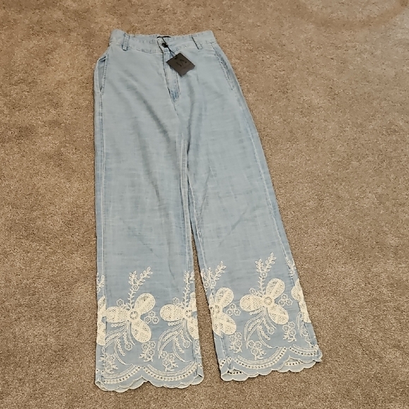 Women's Light Blue Lace Hem Jeans - Picture 3 of 10